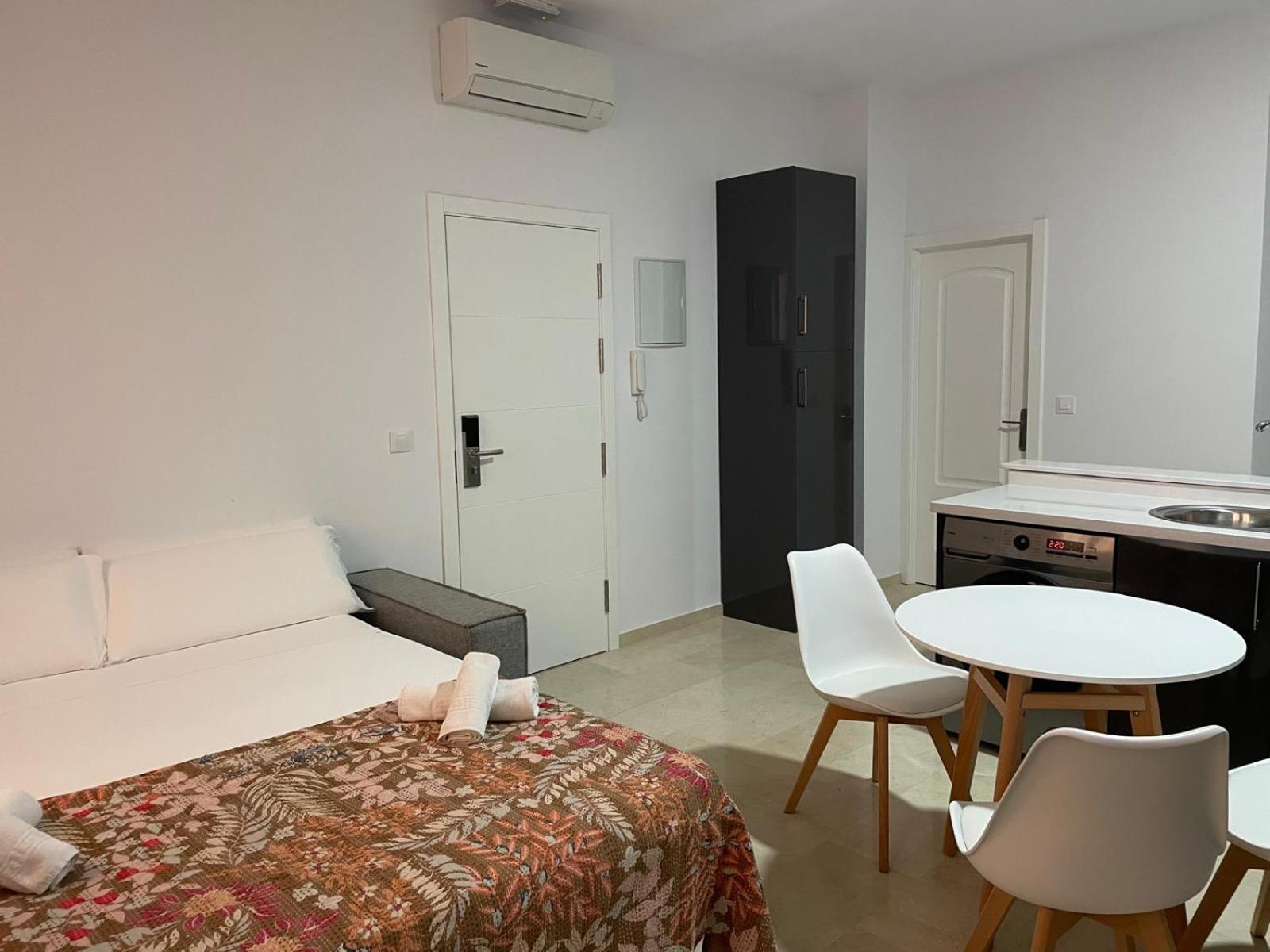 Apartamentos La Pila Del Pato Севилья Экстерьер фото